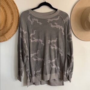 American Eagle Outfitters Men's Gray Patterned Crewneck Sweater